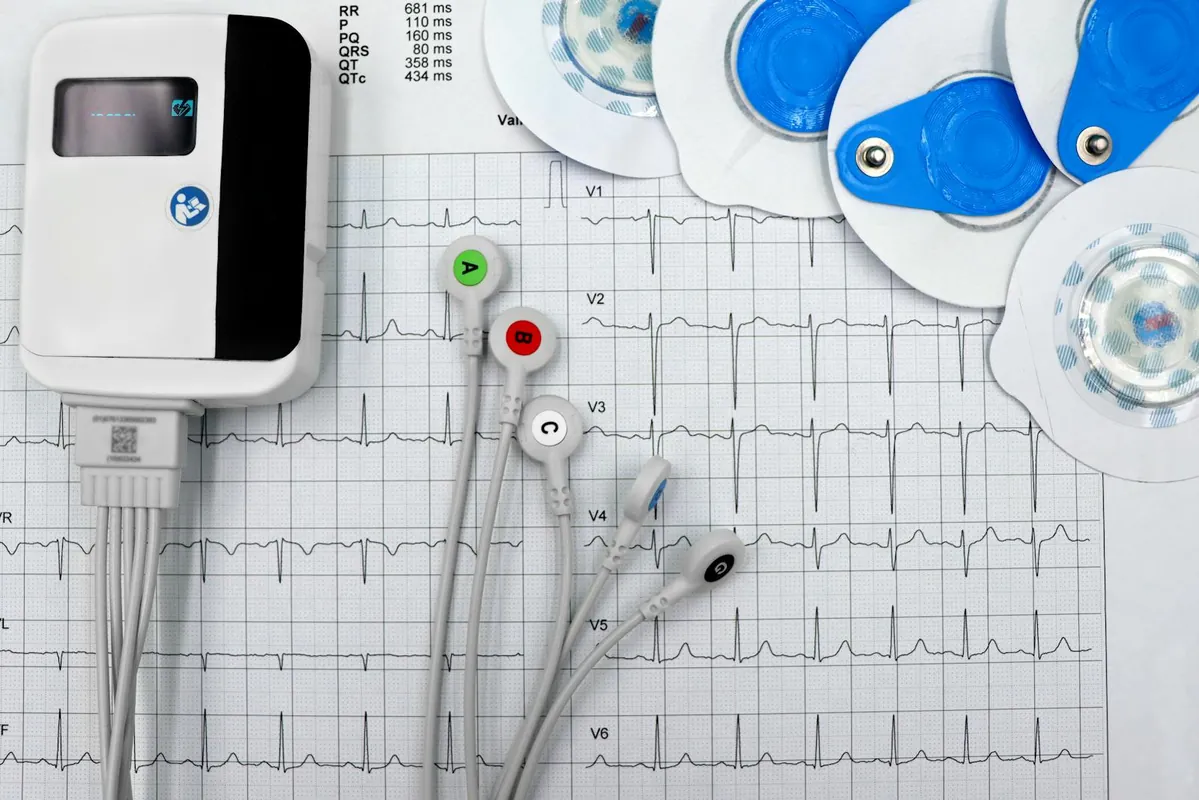 Cardiovascular diagnosis ECG Holter and echocardiography at Clínica Eupnea Palamós
