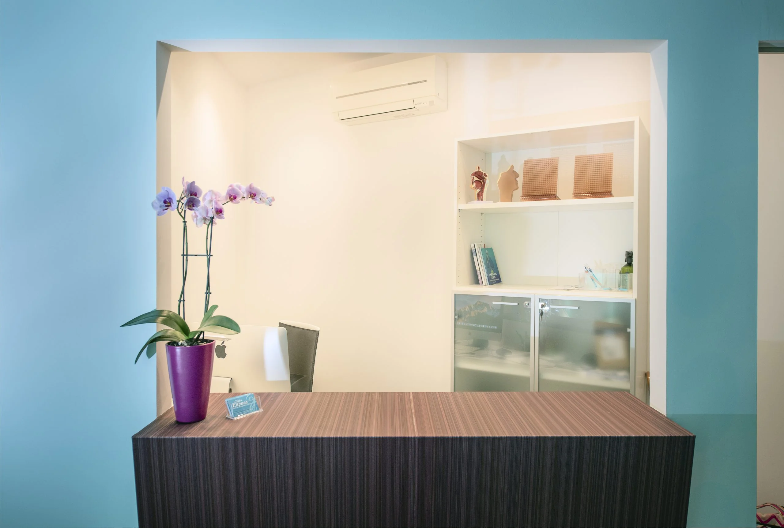Interior de Clínica Eupnea – Centre mèdic modern a Palamós davant del mar