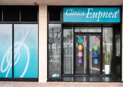 Entrada de Clínica Eupnea a Palamós